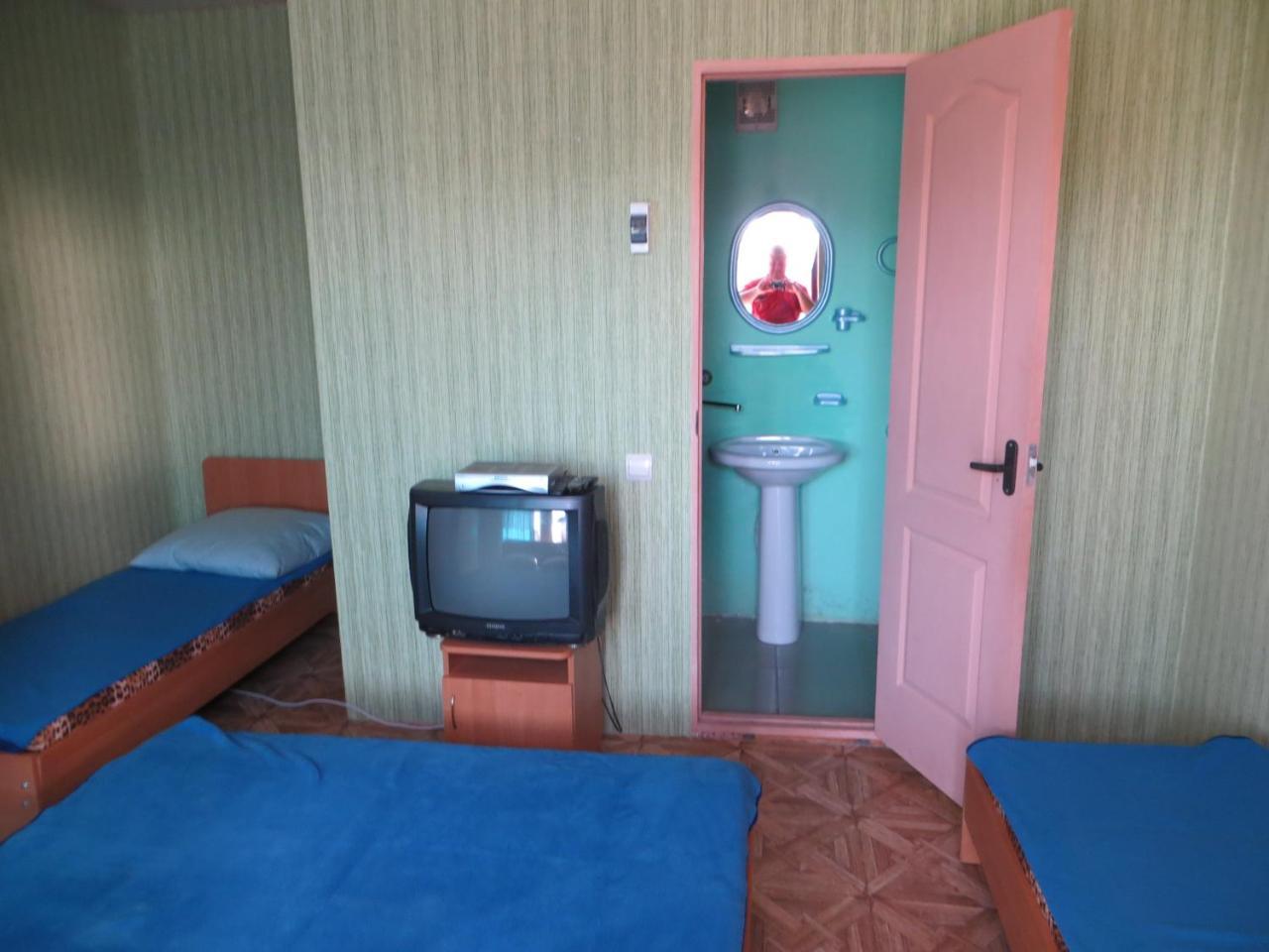 Monte Karlo Hotel Zaliznyy Port Exterior photo